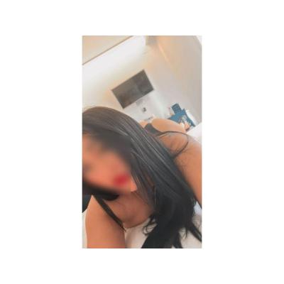 (i) MIA EXUBERANTE COLOMBIANA SUPER CALIENTE