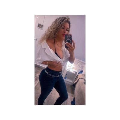 VICKY CON GANAS DE CONOCERTE