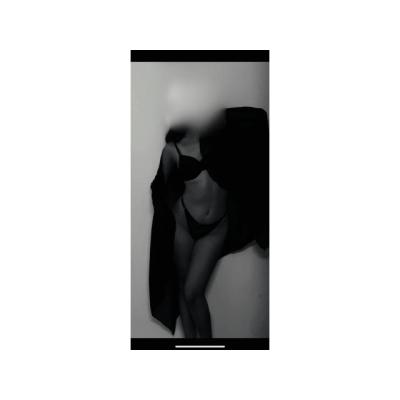 Mujer real, complaciente y muy caliente