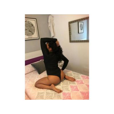 LATINAS HERMOSAS Y FIESTERAS