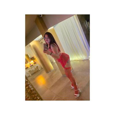 Hoy quiero tu fuego derritiendo mi cuerpo.