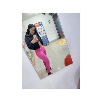 Chica joven latina, coqueta, sexy