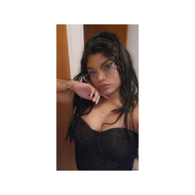 Venezolana , jovencita de 24 añitos