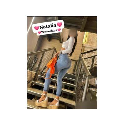 Hermosa y dulce modelo delgada con en Elche