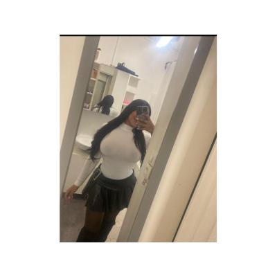 Dulce y elegante  Colombiana de 23 años