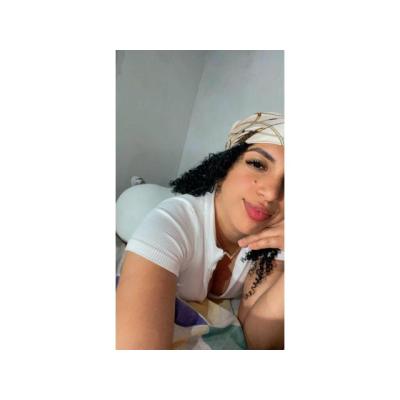 HERMOSA LATINA CHANEL