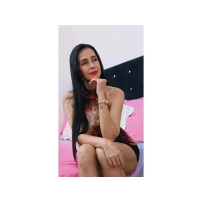 DELGADITA PARA LAS MEJORES POSES