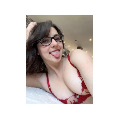 HERMOSA Y DELICADA CHICA FRANCESA