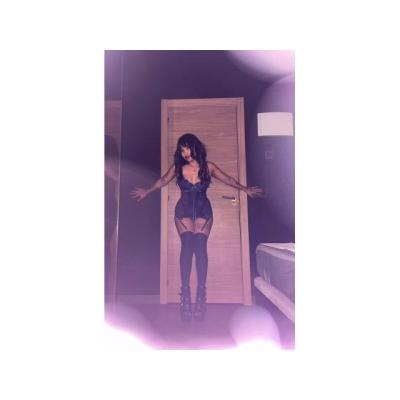 EMILY. LA MAS CALIENTE DE LA ZONA