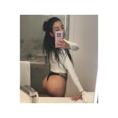 LATINA ARDIENTE Y APASIONADA