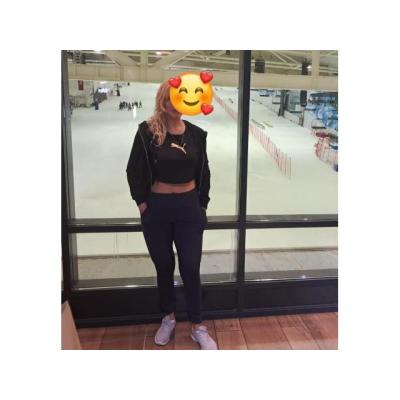 DELICIOSA IMPLICADA CACHONDA