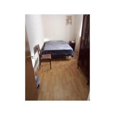 SE ALQUILA BONITA HABITACIÓN POR SEMANA