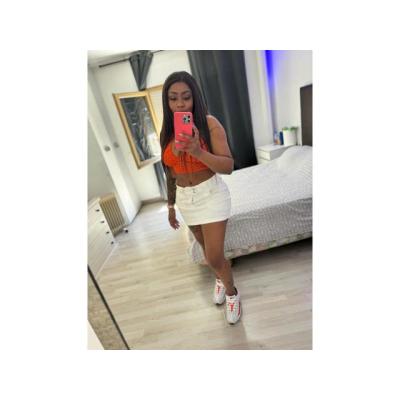 ANCIOSA POR SER FOLLADA POR UNA GRAN POLLA