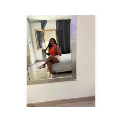 EXPLOSIVA Y ESPECTACULAR MORENA