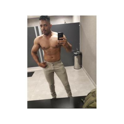 BRASILEÑOVicio fiestero fotos reales BRUNO