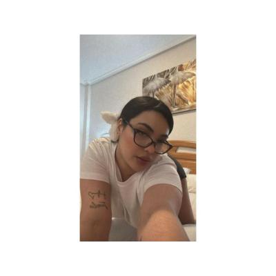 Dulce jovencita con ganas de pasarla bien