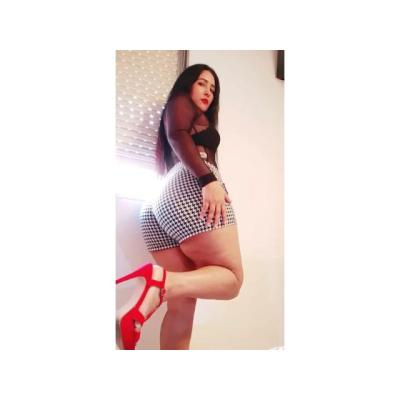 ARDIENTE Y PASIONAL LATINA 