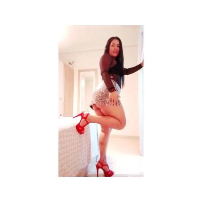 ARDIENTE Y PASIONAL LATINA 