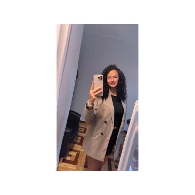 LAURA HERMOSA MUJER CANARIA