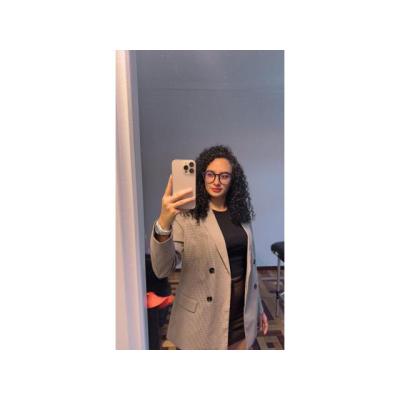 LAURA HERMOSA MUJER CANARIA