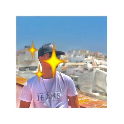 JOVEN 20 AÑOS ACTIVO SOLO MUJERES Y SALIDAS