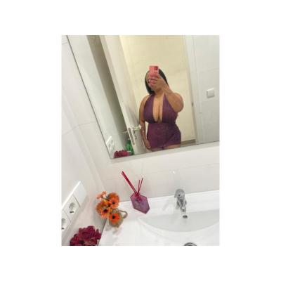 AMIGUITAS EN ALCOY  HERMOSAS MUJERES