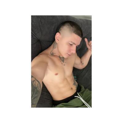 ARON SEXY ATRACTIVO LATINO FOGOSO