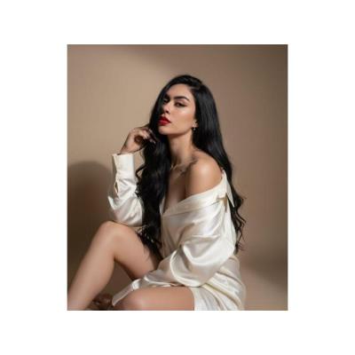 DANIELA HERMOS MUJER LATINA