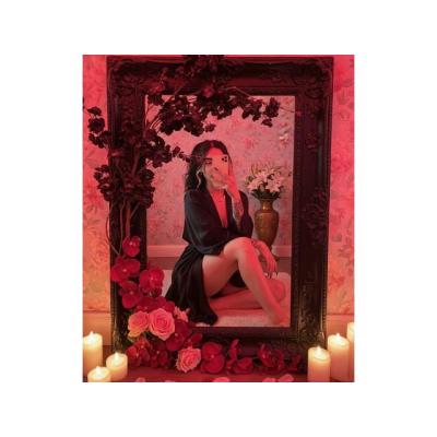 DANIELA HERMOS MUJER LATINA