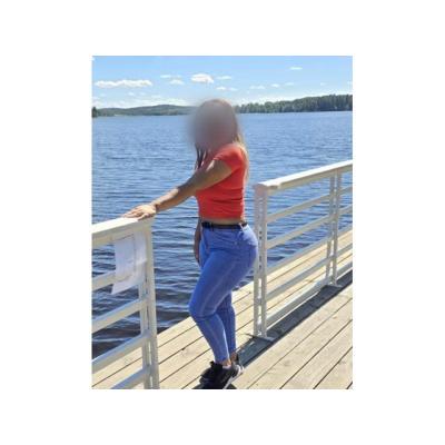 Hermosa y linda morena Alejandra i