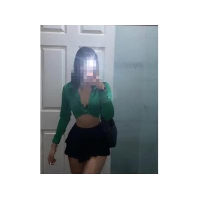 FLAQUITA Y ESTRECHITA TODA UNA DELICIA