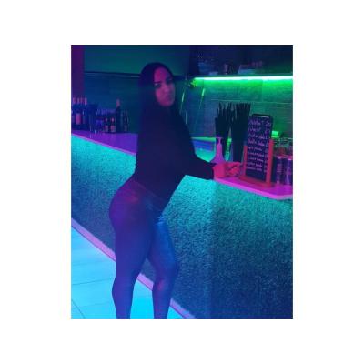 PUTITA DISPONIBLE EN ALCANTARILLA