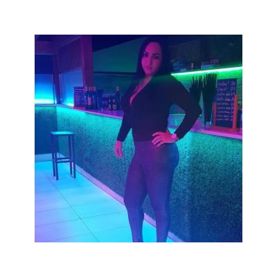 PUTITA DISPONIBLE EN ALCANTARILLA