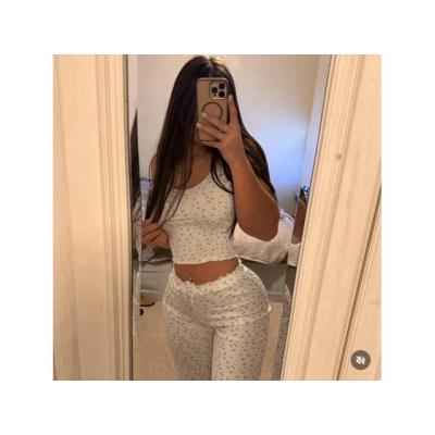 Carely encantadora y sexy