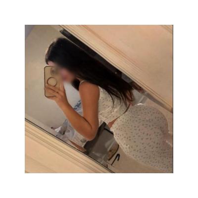 Carely encantadora y sexy