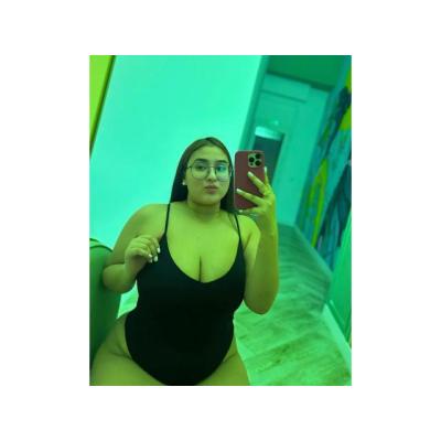 Sara 🫦 dulce bombón y jugosa