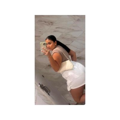 Sara 🫦 dulce bombón y jugosa