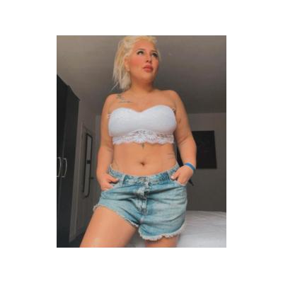 BELLA RUBIA EXPLOSIVA