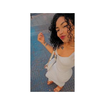 VENEZOLANA MUY COMPLACIENTE