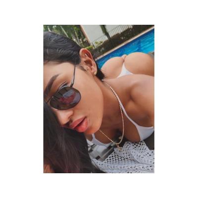 VALERY  HERMOSA MUJER COLOMBIANA