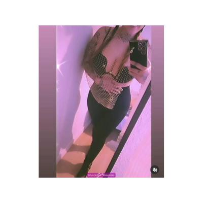 ARDIENTE JUGUETONA  FUERTEVENTURA!