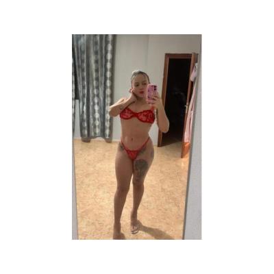 KATALINA BELLA JOVENCITA DE CURVAS NATURALES