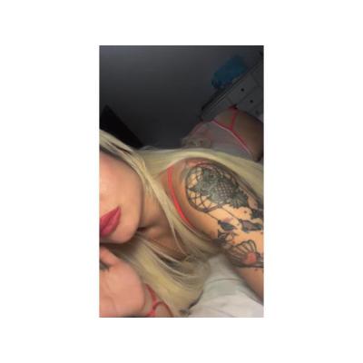 KATALINA BELLA JOVENCITA DE CURVAS NATURALES