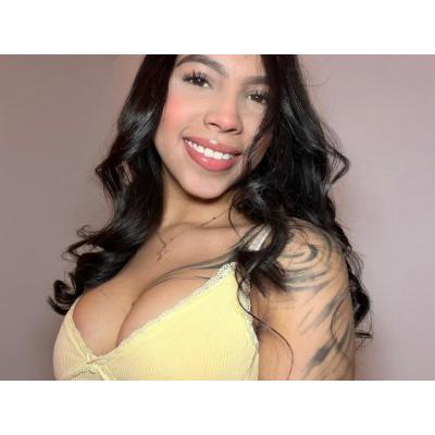 BRENDA HERMOSA MUJER COLOMBIANA