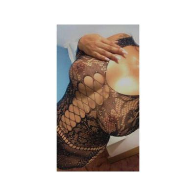 PERRITA ADICTA A MAMAR Y SACAR LECHE