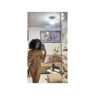 TIERNA Y ARDIENTE MORENA EN FÈNIX