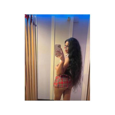 TIERNA Y ARDIENTE MORENA EN FÈNIX