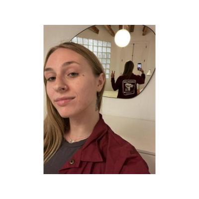 Soy una chica muy respetuosa y simpática.