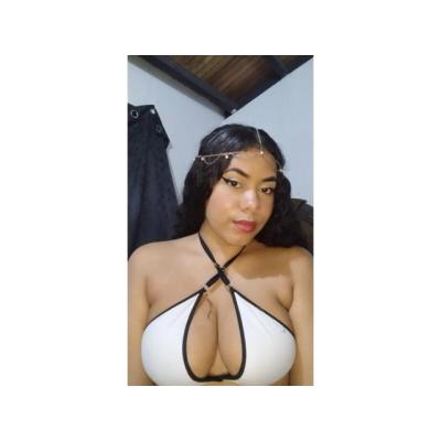 ISA  LATINA EXOTICA Y MUY ARDIENTE