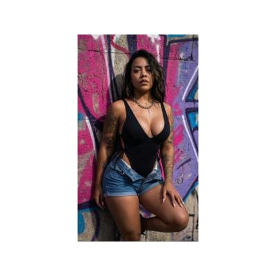 VALENTINA ¡UNA DIOSA CON CURVAS DE INFARTO!